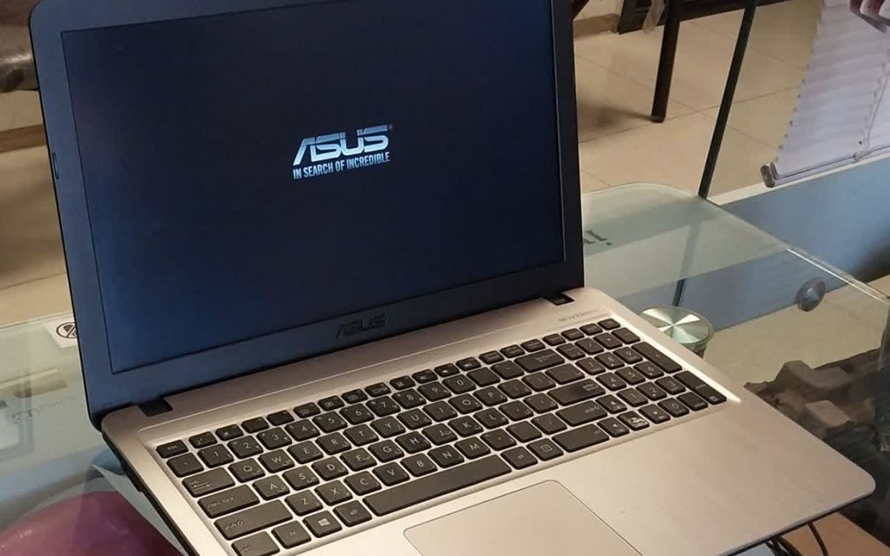 لپ تاپ استوک asus